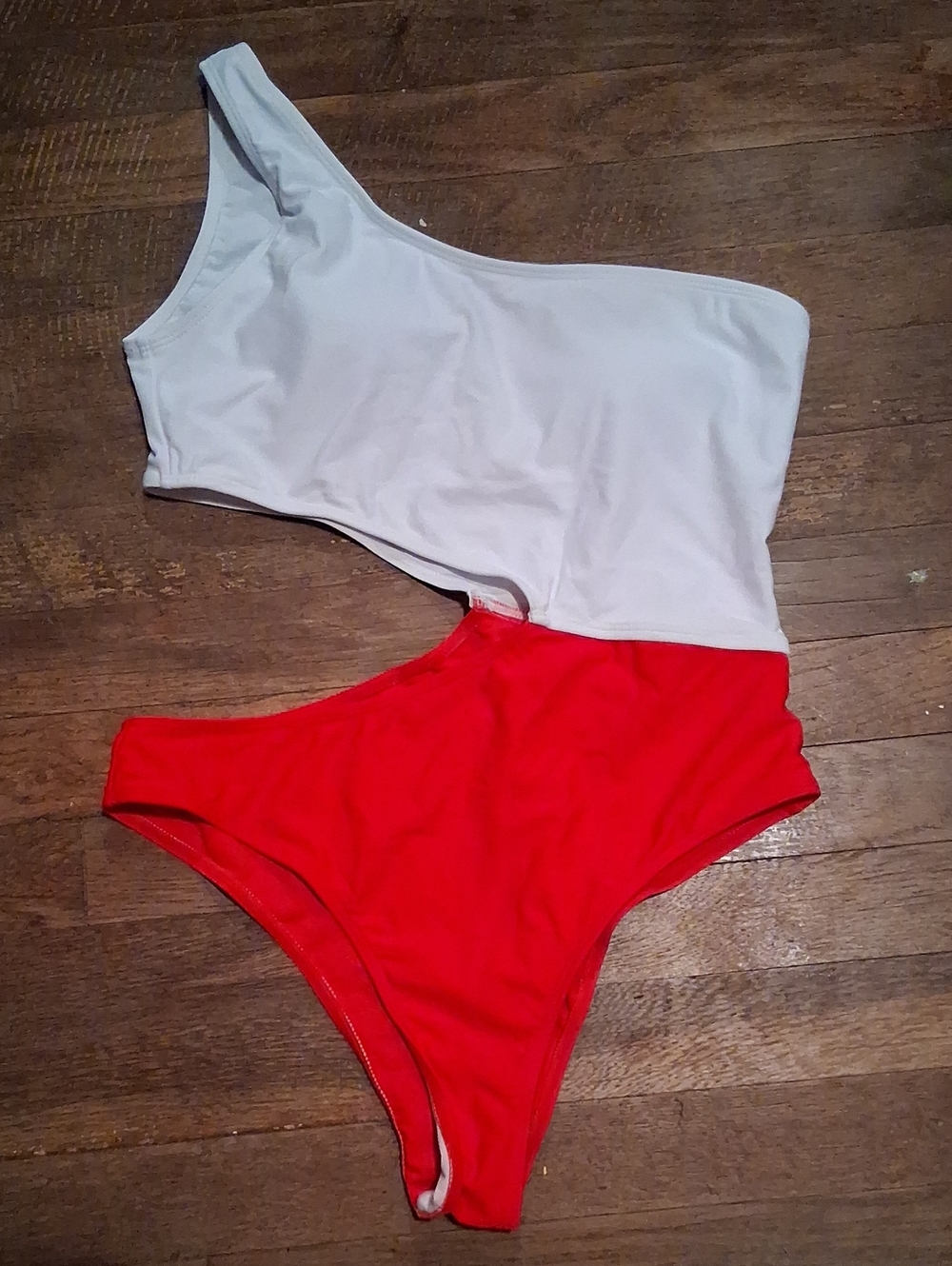Two-Tone One-Shoulder Swimsuit in White & Red